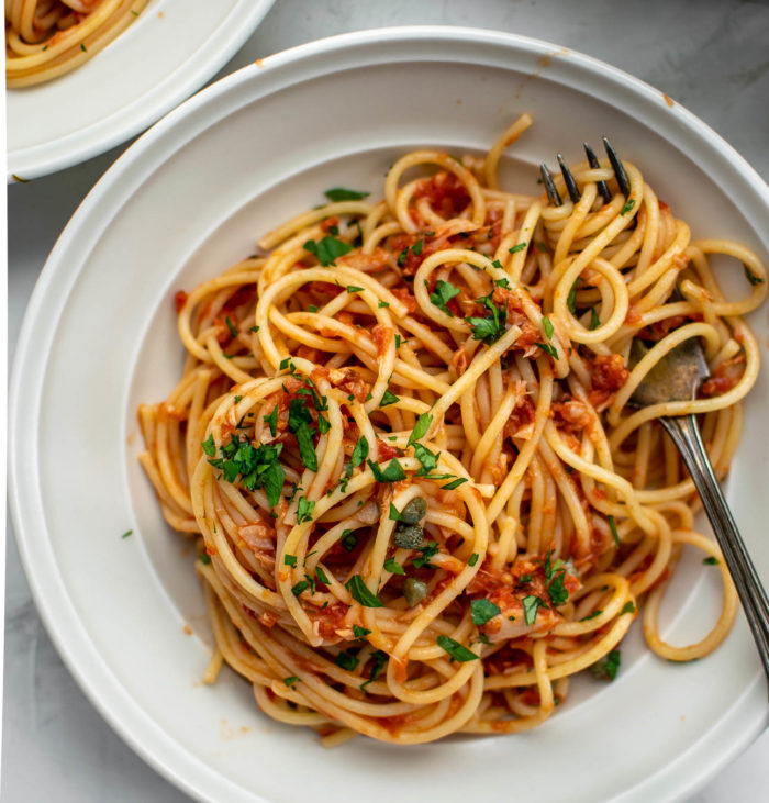 Spaghetti With Tuna And Tomatoes (Spaghetti Al Tonno) | Carolyn's Cooking